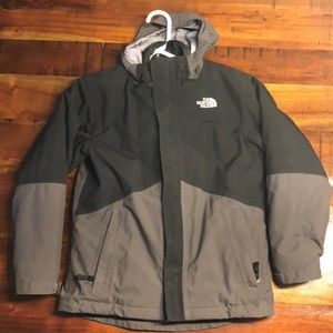 Boys North Face Double lined coat size 10/12. Great for snow days and skiing!